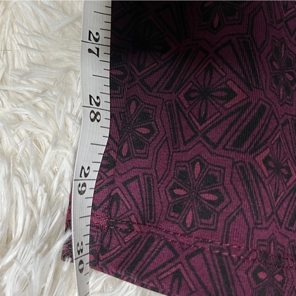 New Weekend by Susan Graver Ava Slim Leg Burgundy Geometric Print Pants Sze M - Picture 11 of 13